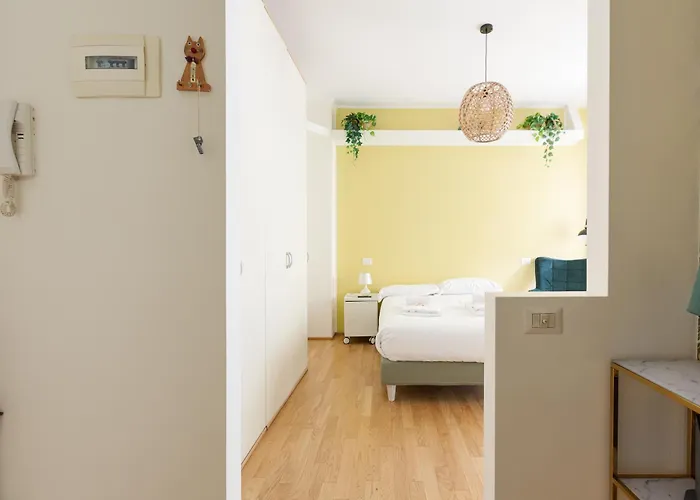 Gerusalemme M5 Yellow With Closed Balcony! * ميلان